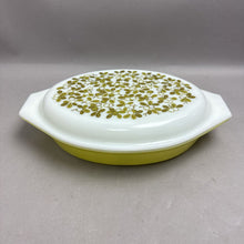 Load image into Gallery viewer, Vintage Pyrex Baking Dish w/Lid (13")
