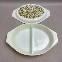 Load image into Gallery viewer, Vintage Pyrex Baking Dish w/Lid (13")

