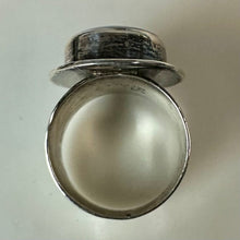 Load image into Gallery viewer, Vintage Signed Sterling Abalone Ring sz 8
