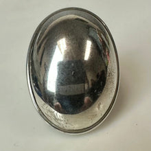 Load image into Gallery viewer, Vintage Solid Sterling Oval Statement Ring sz 7
