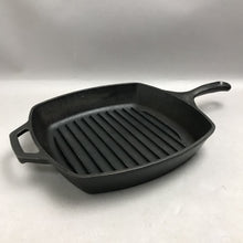 Load image into Gallery viewer, Lodge Cast Iron Square Grill Pan (16.5x10.5)
