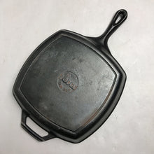 Load image into Gallery viewer, Lodge Cast Iron Square Grill Pan (16.5x10.5)
