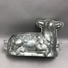 Load image into Gallery viewer, Vintage Aluminum Lamb Cake Mold (9x13)

