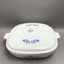 Load image into Gallery viewer, Corning Ware Pyroceram Blue Cornflower Casserole Dish with Lid (10")
