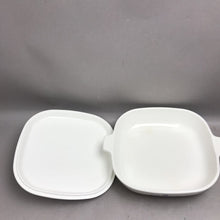 Load image into Gallery viewer, Corning Ware Pyroceram Blue Cornflower Casserole Dish with Lid (10")
