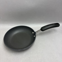 Load image into Gallery viewer, Circulon Contempo Non-Stick Skillet/Fry Pan (8")

