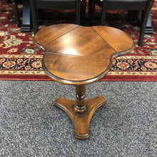 Load image into Gallery viewer, Butler Drop Leaf End Table (23x13/18x12/18)
