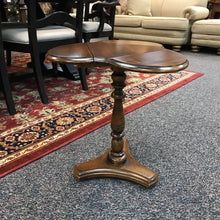 Load image into Gallery viewer, Butler Drop Leaf End Table (23x13/18x12/18)
