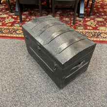 Load image into Gallery viewer, Black Trunk (19x29x17)
