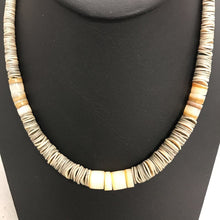 Load image into Gallery viewer, Graduated Shell Bead Necklace
