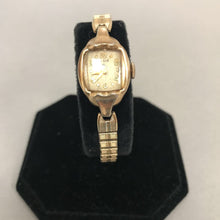 Load image into Gallery viewer, Vintage Ladies Elgin 17 Jewels Watch in Original Box
