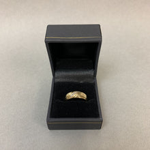 Load image into Gallery viewer, 10K Gold Diamond Men&#39;s Ring sz 8 (3.2g)
