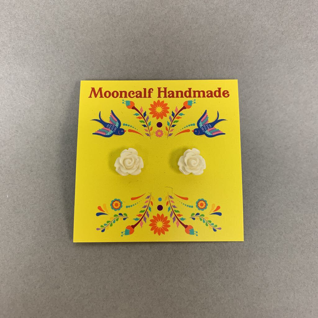 Mooncalf Handmade Resin Flower Stud Earrings