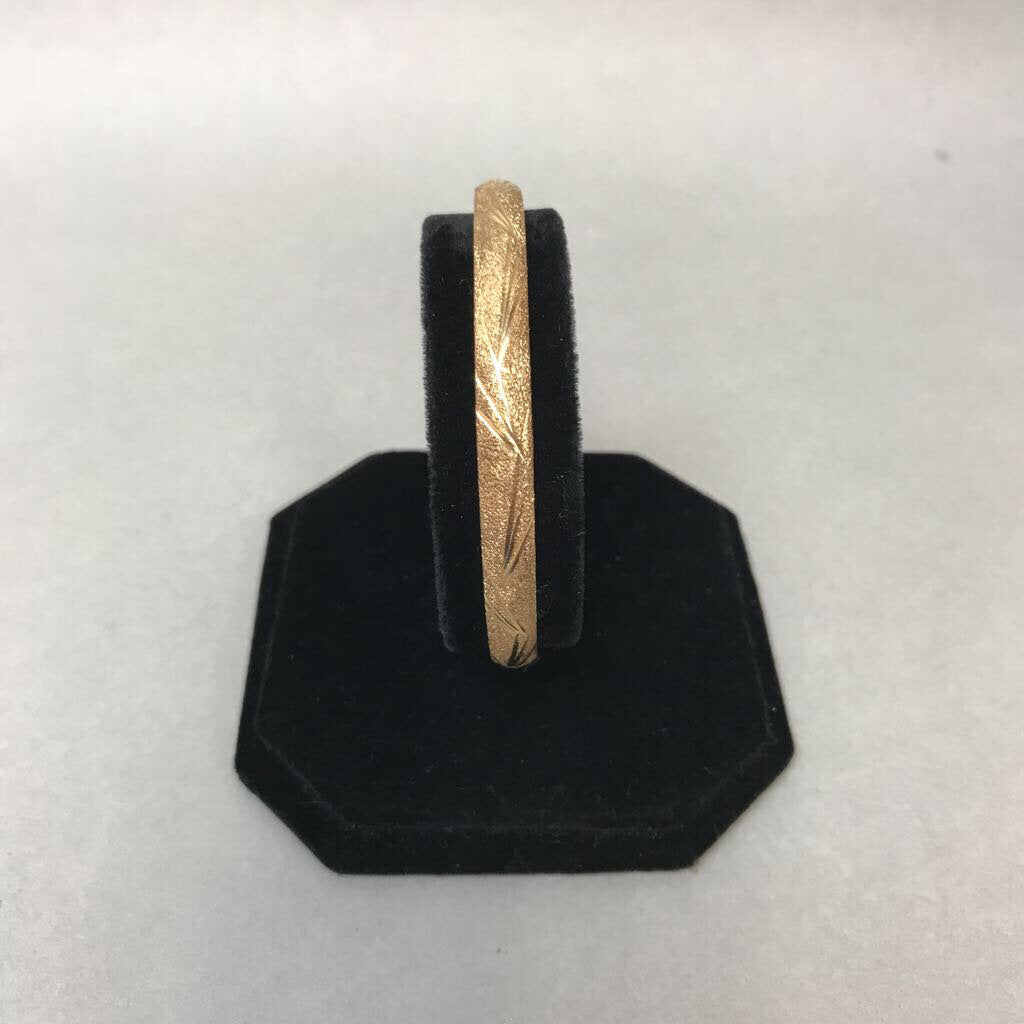10K Gold Etched Bangle Bracelet (4.3g)