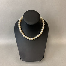 Load image into Gallery viewer, Vintage Faux Pearl Choker Necklace
