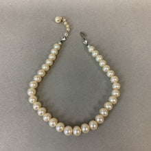 Load image into Gallery viewer, Vintage Faux Pearl Choker Necklace
