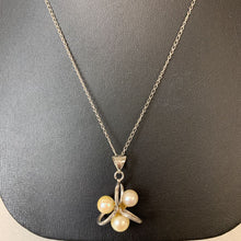 Load image into Gallery viewer, Sterling Pearl Pendant on Chain
