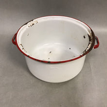 Load image into Gallery viewer, Vintage Enamelware White Pot (6x11)
