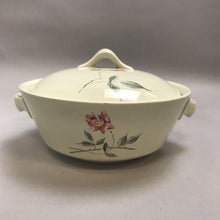 Load image into Gallery viewer, Ballerina by Universal &quot;Rosette&quot; Covered Vegetable/Casserole Bowl (4x8x9)

