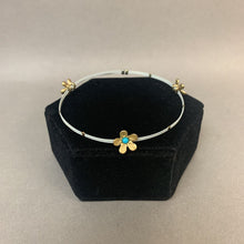 Load image into Gallery viewer, Modern Goldtone Turquoise Enamel Flowers Wire Bracelet
