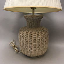Load image into Gallery viewer, Vintage Table Lamp Wicker Base w Shade Dragonfly Accent (27)

