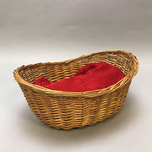 Load image into Gallery viewer, Bread Basket w Red Towel &amp; Warming Pillow (12)
