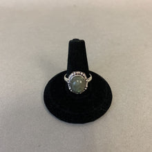Load image into Gallery viewer, Silver Plated Labradorite Ring sz 8
