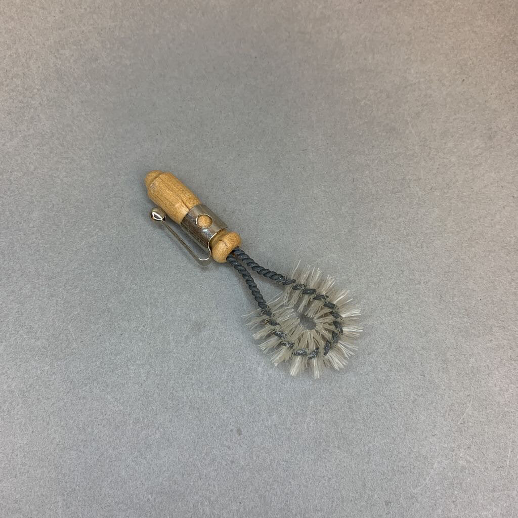 Vintage Novelty Cleaning Brush Lapel Pin