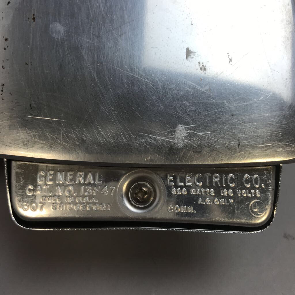 Black & Decker Classic Steam & Dry Iron (6x9x5) – Main Street Estate Sales