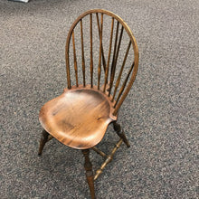 Load image into Gallery viewer, Wood Chair (36x20x18)
