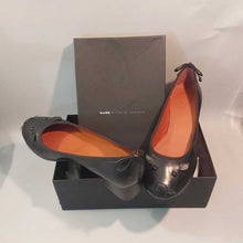 Load image into Gallery viewer, Marc Jacobs Collectible Black Leather Mouse Shoe New (9.5M)
