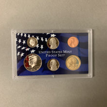 Load image into Gallery viewer, 2004 US Mint Proof &amp; State Quarters Proof Set
