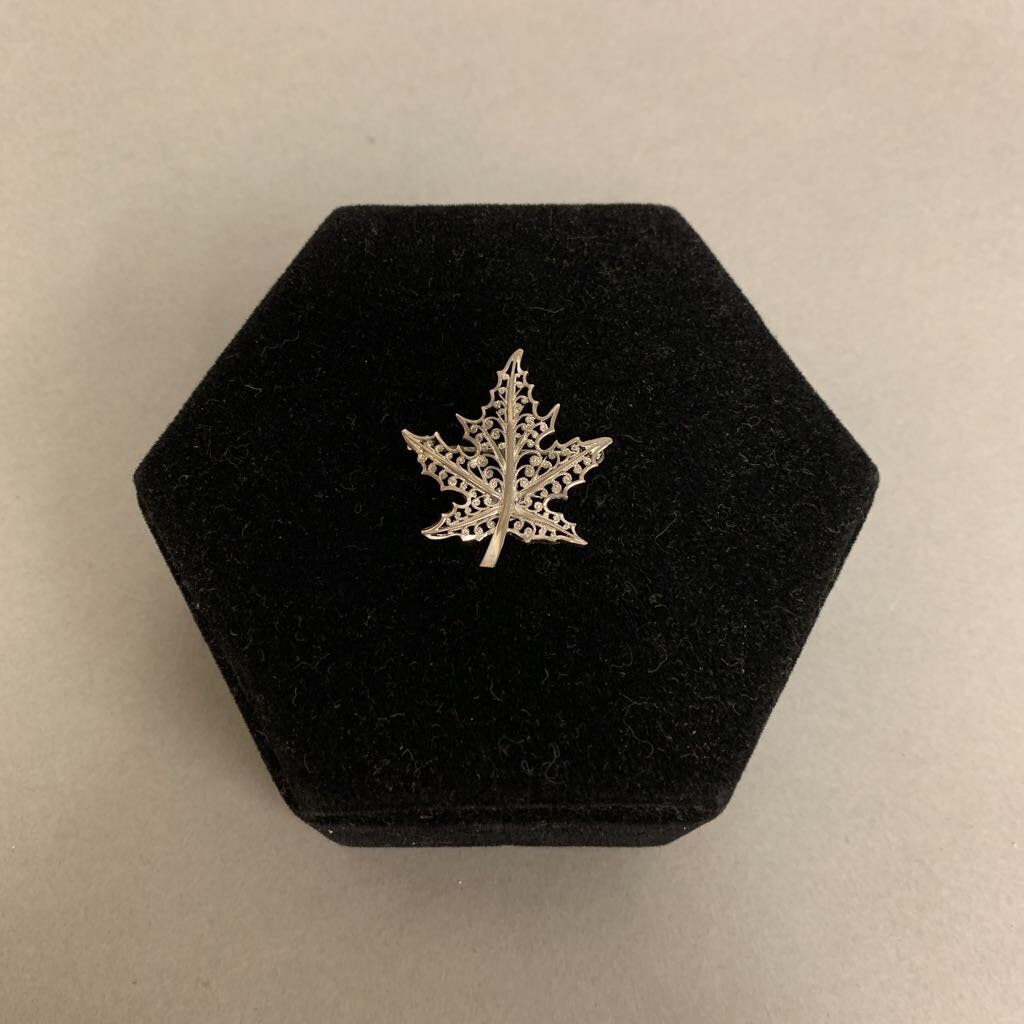 Sterling Amsel Filiigree Maple Leaf Pin