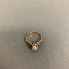 Load image into Gallery viewer, Vintage 10K Gold Pearl Solitaire Ring sz 6 (2.0g)
