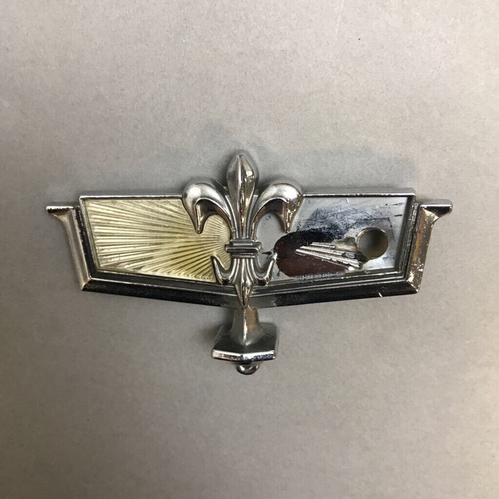 Vintage Chevrolet Caprice Hood Ornament Emblem (3.5x2)