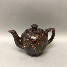 Load image into Gallery viewer, Small Teapot (~4x6x3)
