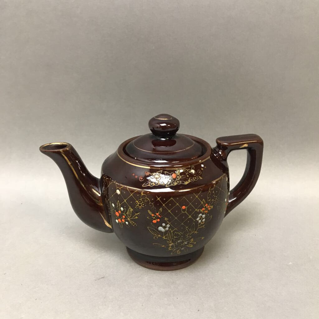 Small Teapot (~4x6x3)