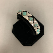 Load image into Gallery viewer, Silvertone Faux Turquoise Link Stretch Bracelet
