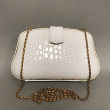 Load image into Gallery viewer, Vintage White Leather Croc Embossed Clamshell Bag Purse (5x8.5&quot;)
