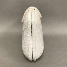 Load image into Gallery viewer, Vintage White Leather Croc Embossed Clamshell Bag Purse (5x8.5&quot;)
