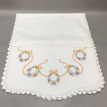 Load image into Gallery viewer, Vintage Embroidered Spring Wreaths Table Runner (40x17)
