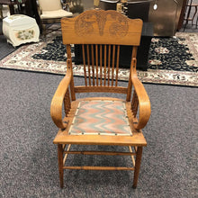 Load image into Gallery viewer, Oak Chair (41x23x21)

