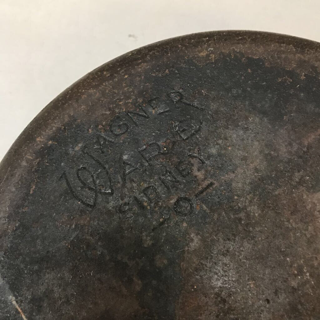 Wagner Ware #12 Cast Iron Skillet (13.5) – Main Street Estate Sales