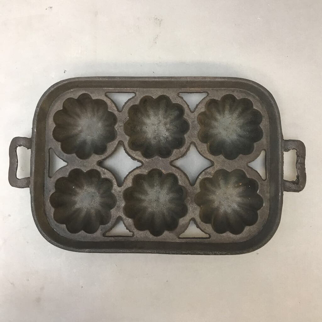 Muffin Pan | Lodge Cast Iron