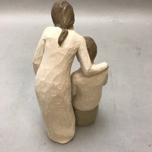 Load image into Gallery viewer, Willow Tree Figure Susan Lordi 2005 Demdaco Generations
