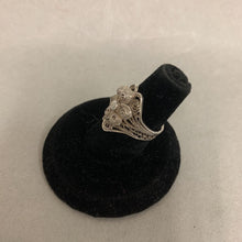 Load image into Gallery viewer, Sterling Filigree Flower Ring sz 4
