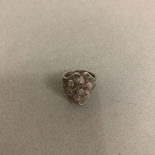 Load image into Gallery viewer, Sterling Filigree Flower Ring sz 4
