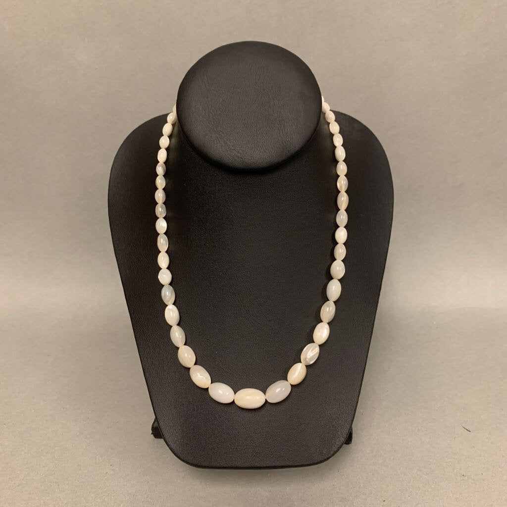 Mother of Pearl Graduated Bead Necklace (19