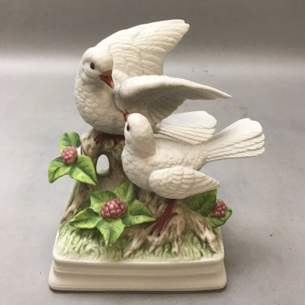 Vintage Gorham Porcelain Lovebirds Music Box