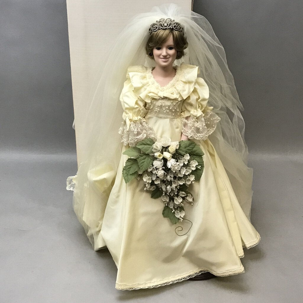 Danbury Mint Princess Diana Bride Doll (~18